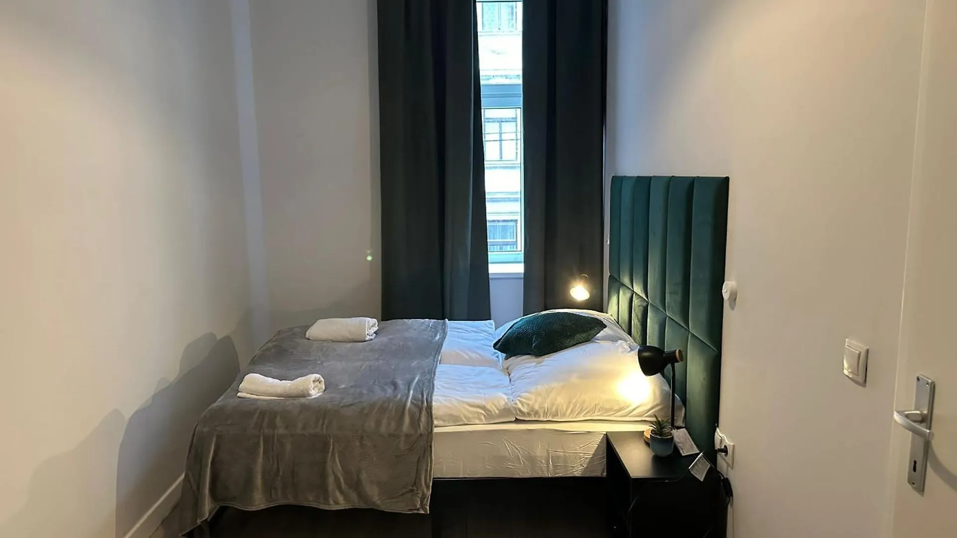 Budget-Friendly 2+1 Haven: Central Vienna Delight Austria
