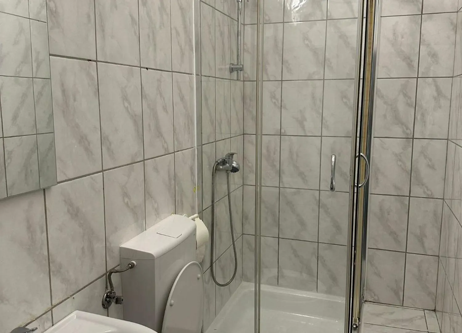 Budget-Friendly 2+1 Haven: Central Vienna Delight Apartment