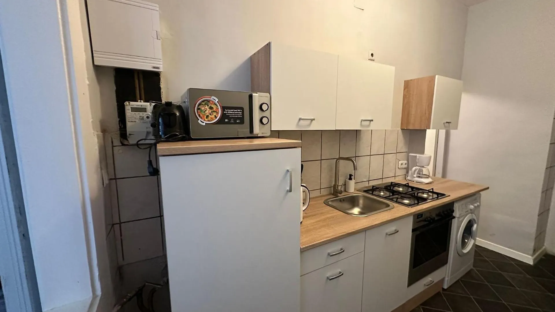 Budget-Friendly 2+1 Haven: Central Vienna Delight Apartament